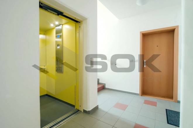 Bytový dům Znojemská (foto 1)