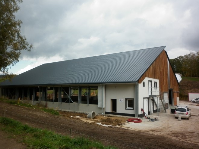 Stáj pro dojnice Suchý důl (foto 1)